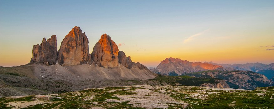 Drei Zinnen - Dolomiten © Harald Wisthaler Bergformationen bei Sonnenuntergang in den Dolomiten